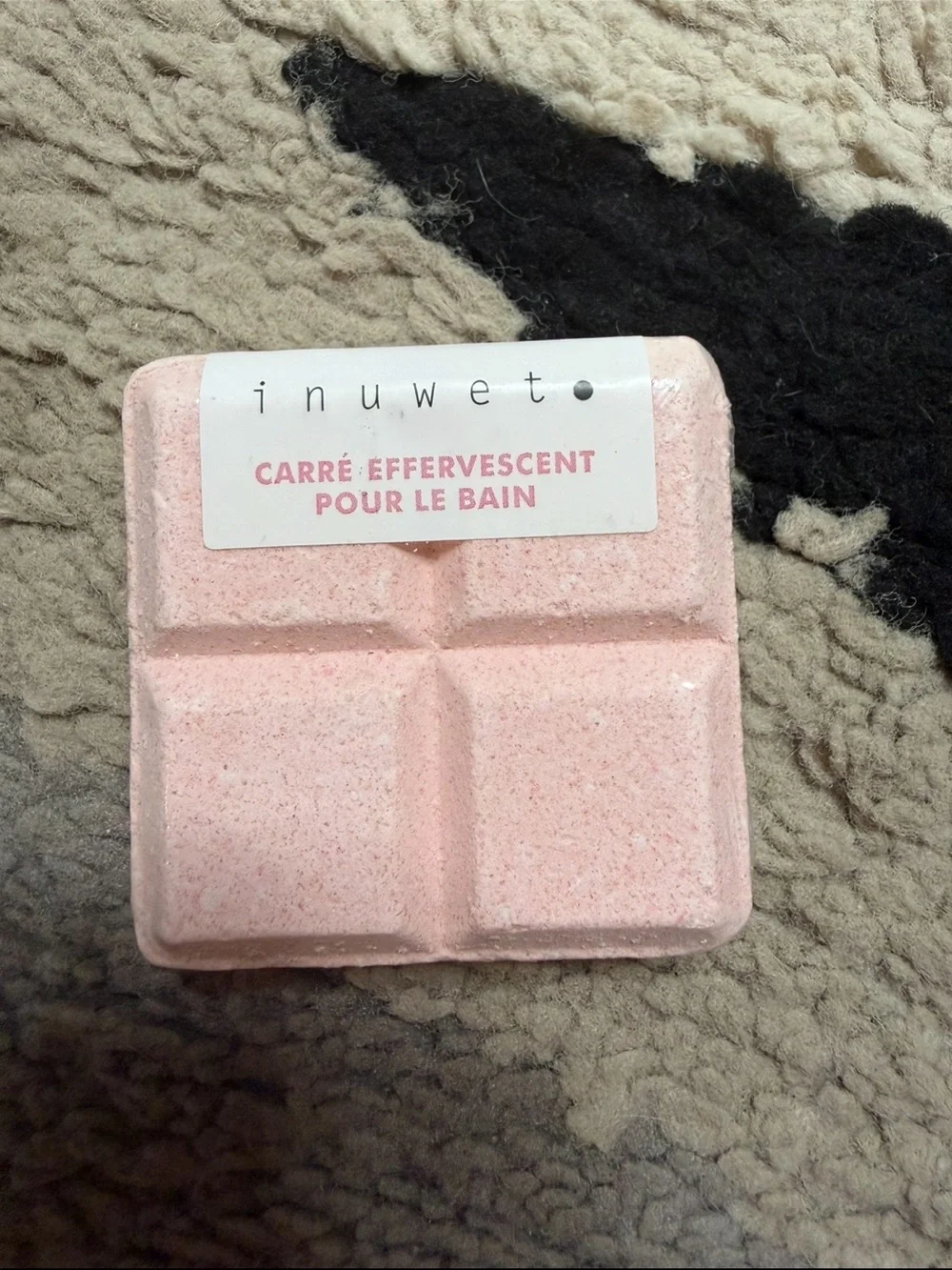 inuwet Pink Effervescent Bath Square
